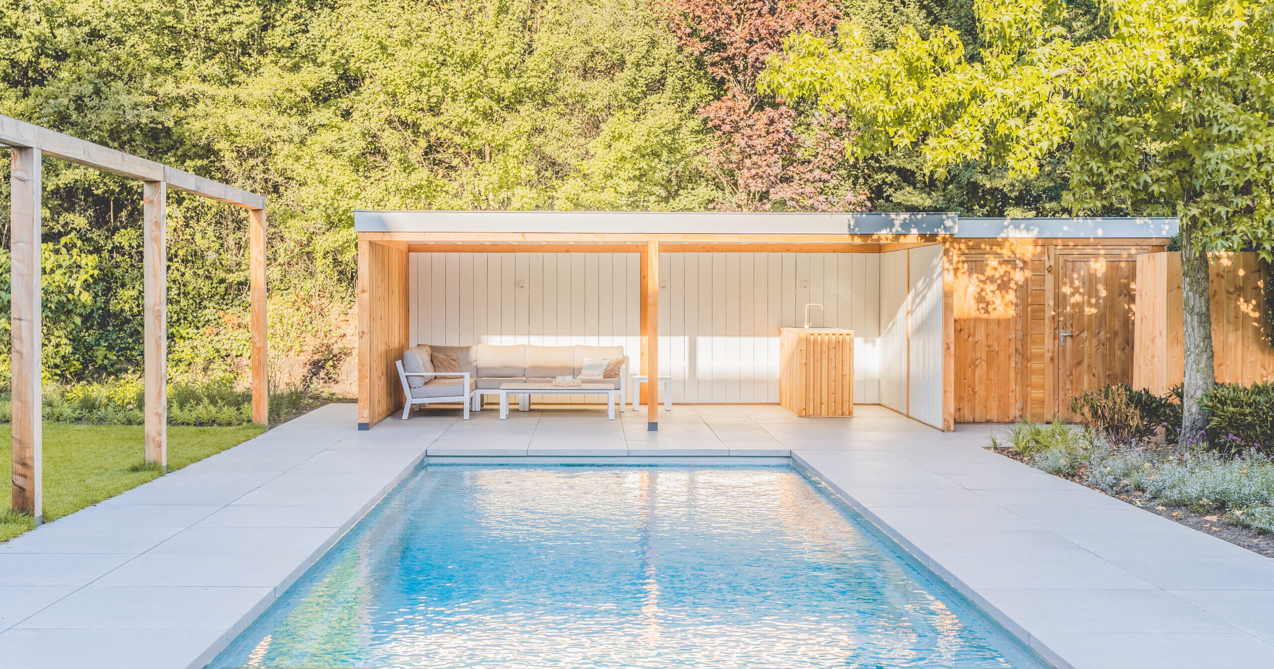 Tuin In Nuenen Met Luxe Poolhouse En Zwembad Het Rullen